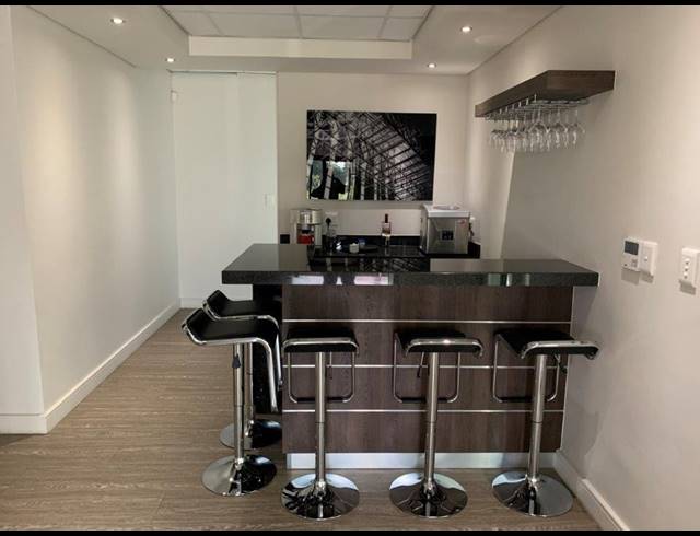 157M² BUSINESS TO LET IN DURBANVILLE CENTRAL